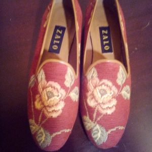Zalo size8 needlepoint flowery loafers